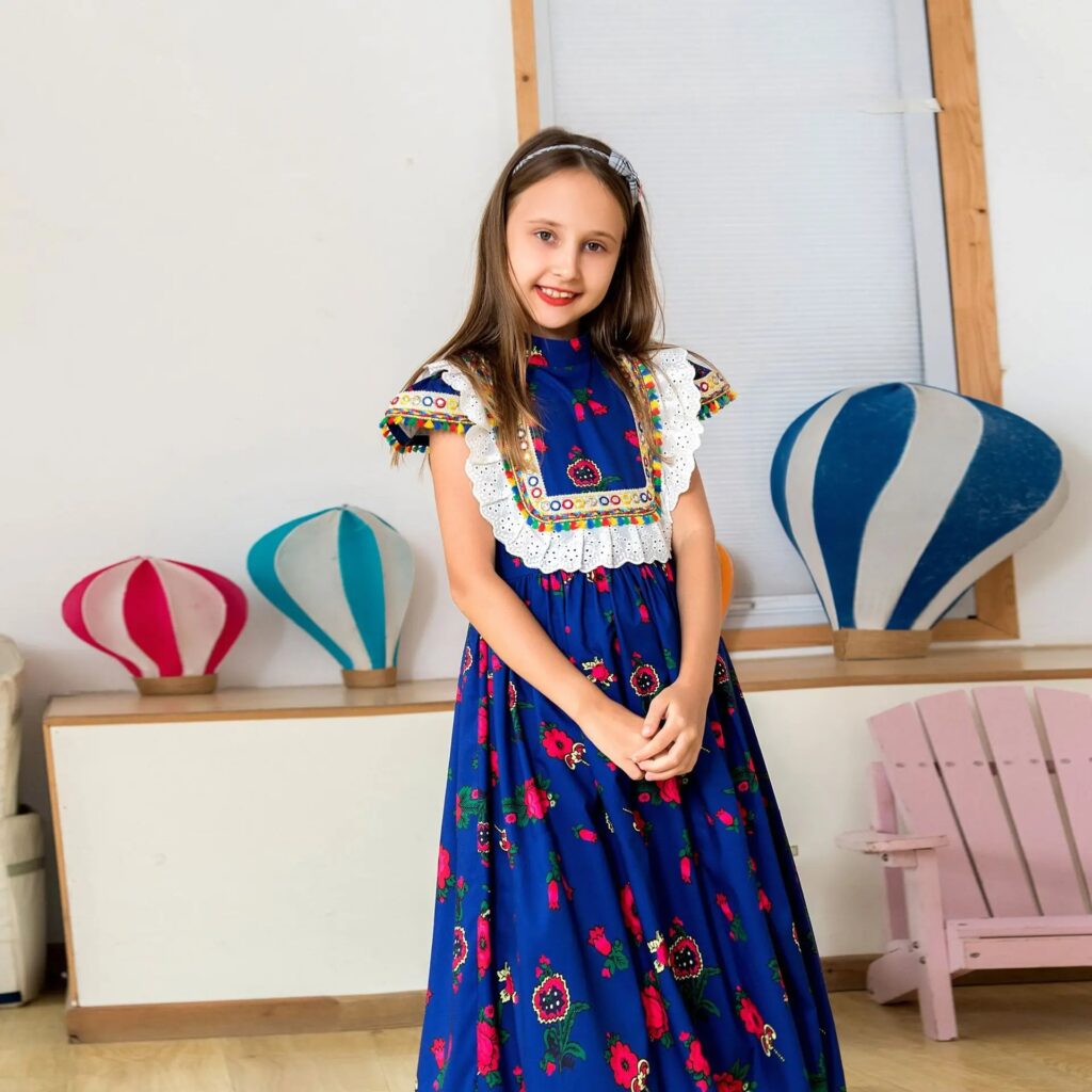 Robe Kabyle Chafia d'évènement brodée livraison disponible Robe Kabyle Chafia d'évènement brodée livraison disponible